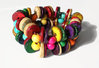 bracelet ethnique perles et petits palets de bois multicolores montées sur élastique taille unique