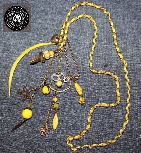 Collier long sautoir style ethnique inca pendentif breloques et perles tons bronze et jaune citron