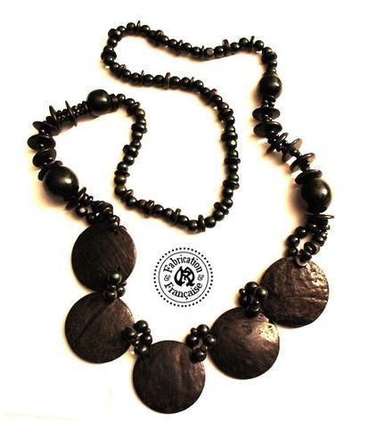 collier sautoir en perles et palets fantaisies de bois exotique totalement noir