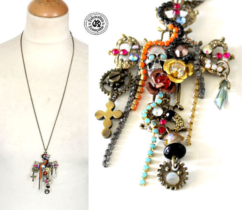 Collier long sautoir 44 cm style steampunk strass tons multicolore bronze engrenages chaînes strass