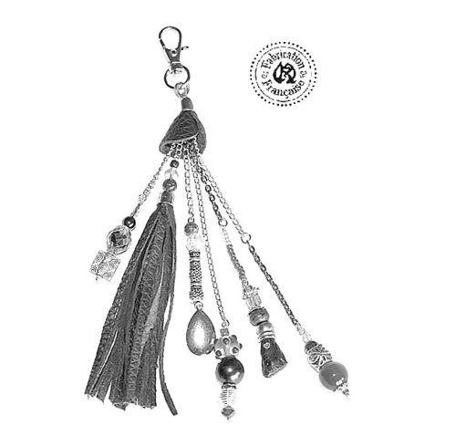 porte clefs bijou de sac en cuir gris perle et chaine coordonnés