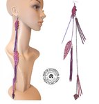1 long single solo earring 38 cm in leather with star tassel chains in purple lilac tones